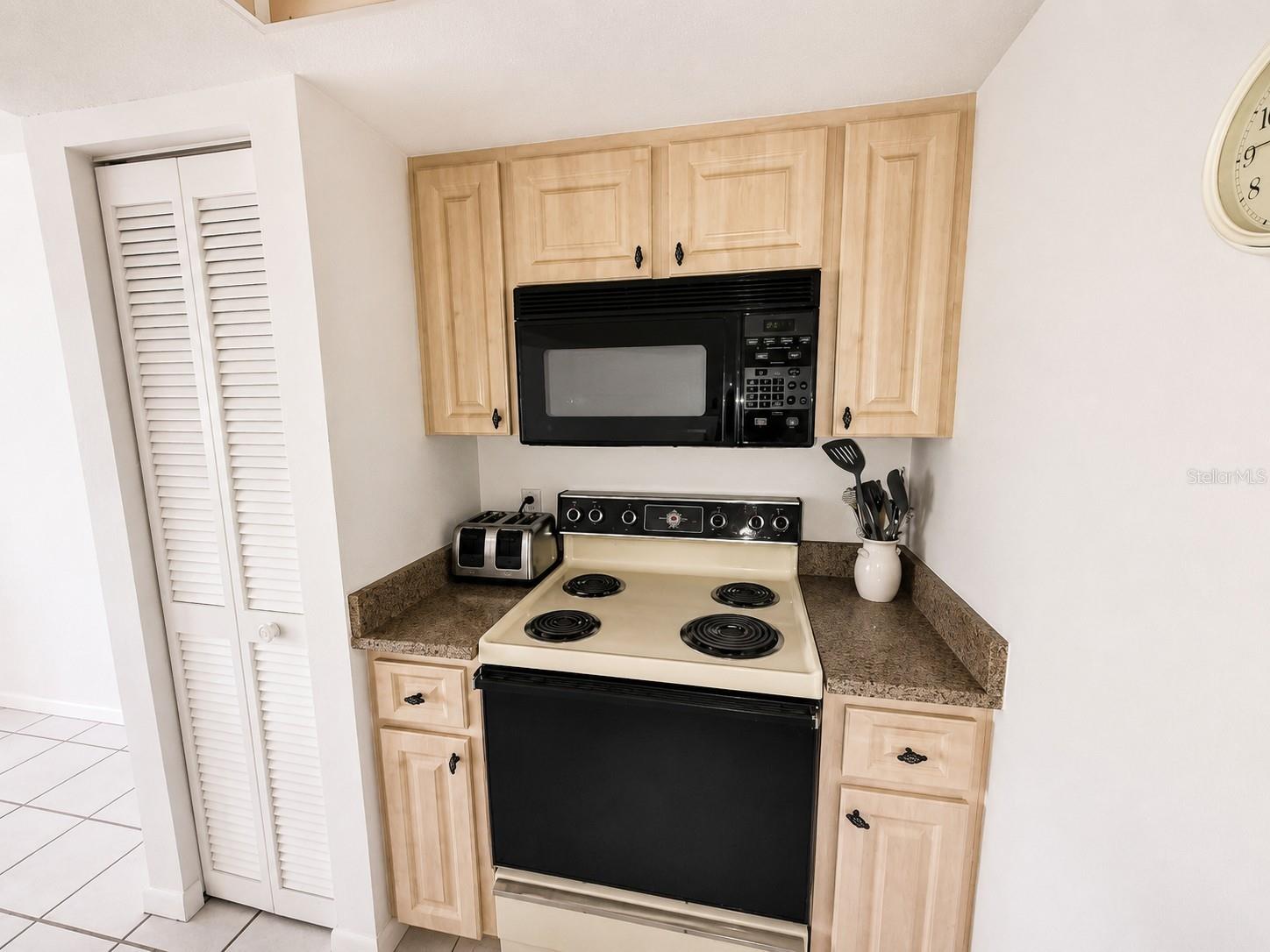 Image 11 of 22 For 3256 White Ibis Court 35