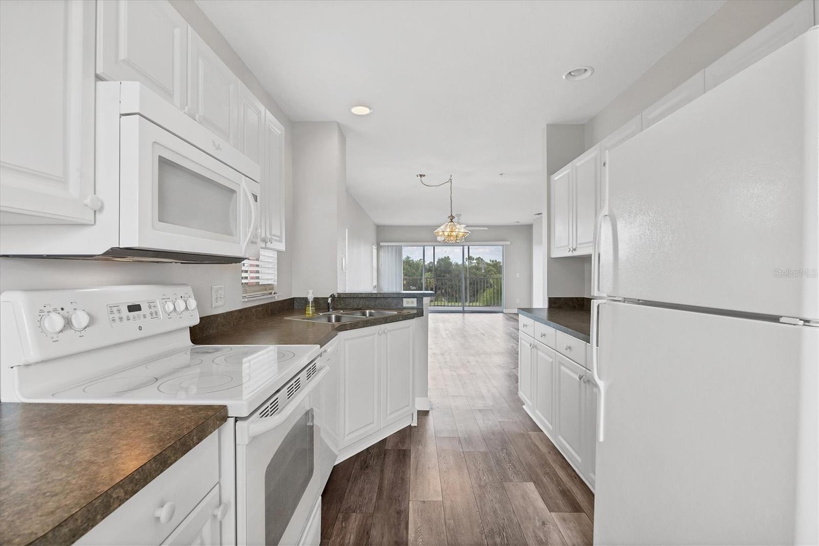 Image 10 of 39 For 2040 Willow Hammock Circle 301