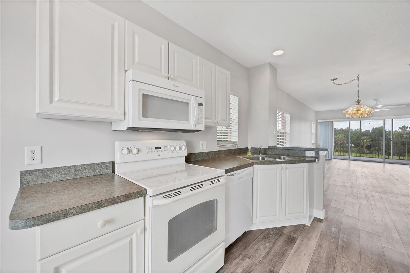 Image 11 of 39 For 2040 Willow Hammock Circle 301