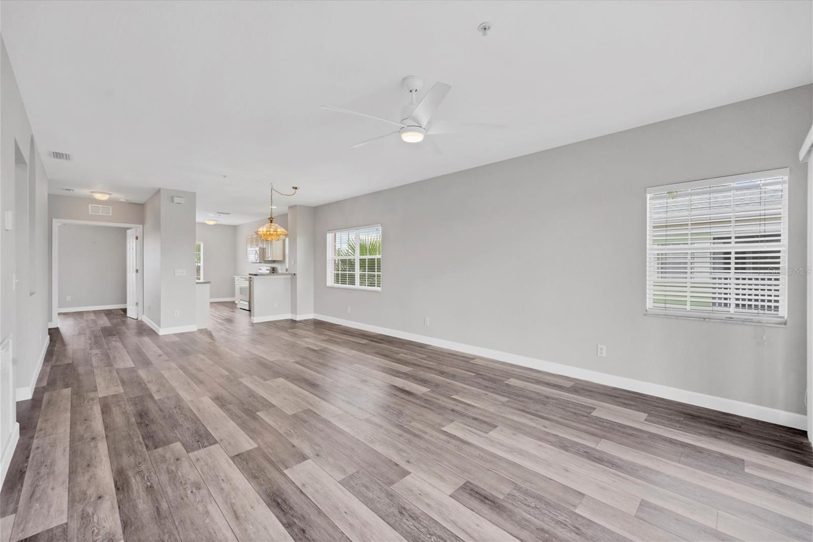 Image 8 of 39 For 2040 Willow Hammock Circle 301