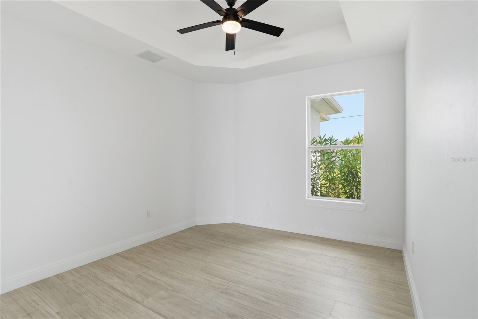 Image 17 of 68 For 1625 44th Terrace