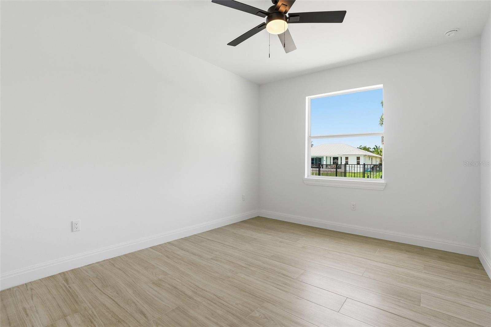 Image 29 of 68 For 1625 44th Terrace