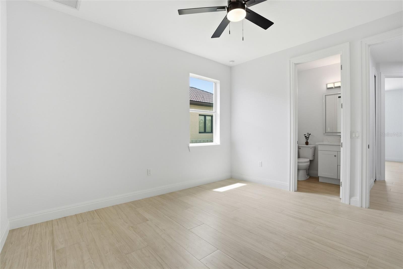 Image 33 of 68 For 1625 44th Terrace