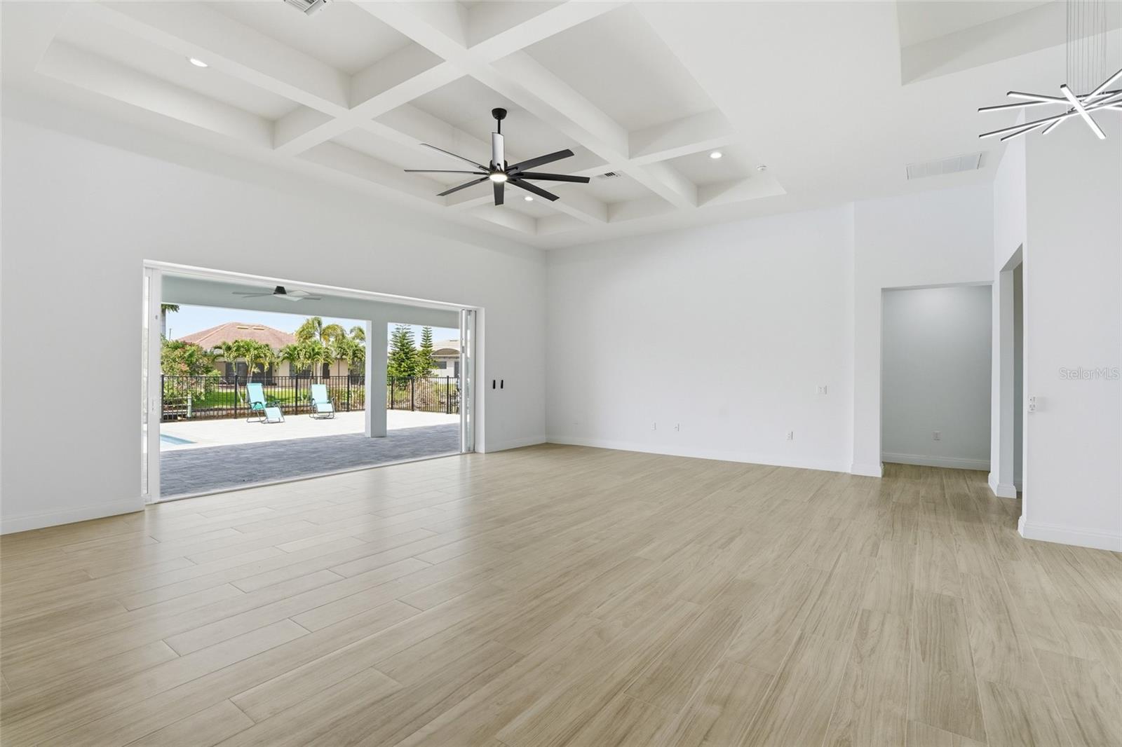 Image 9 of 68 For 1625 44th Terrace