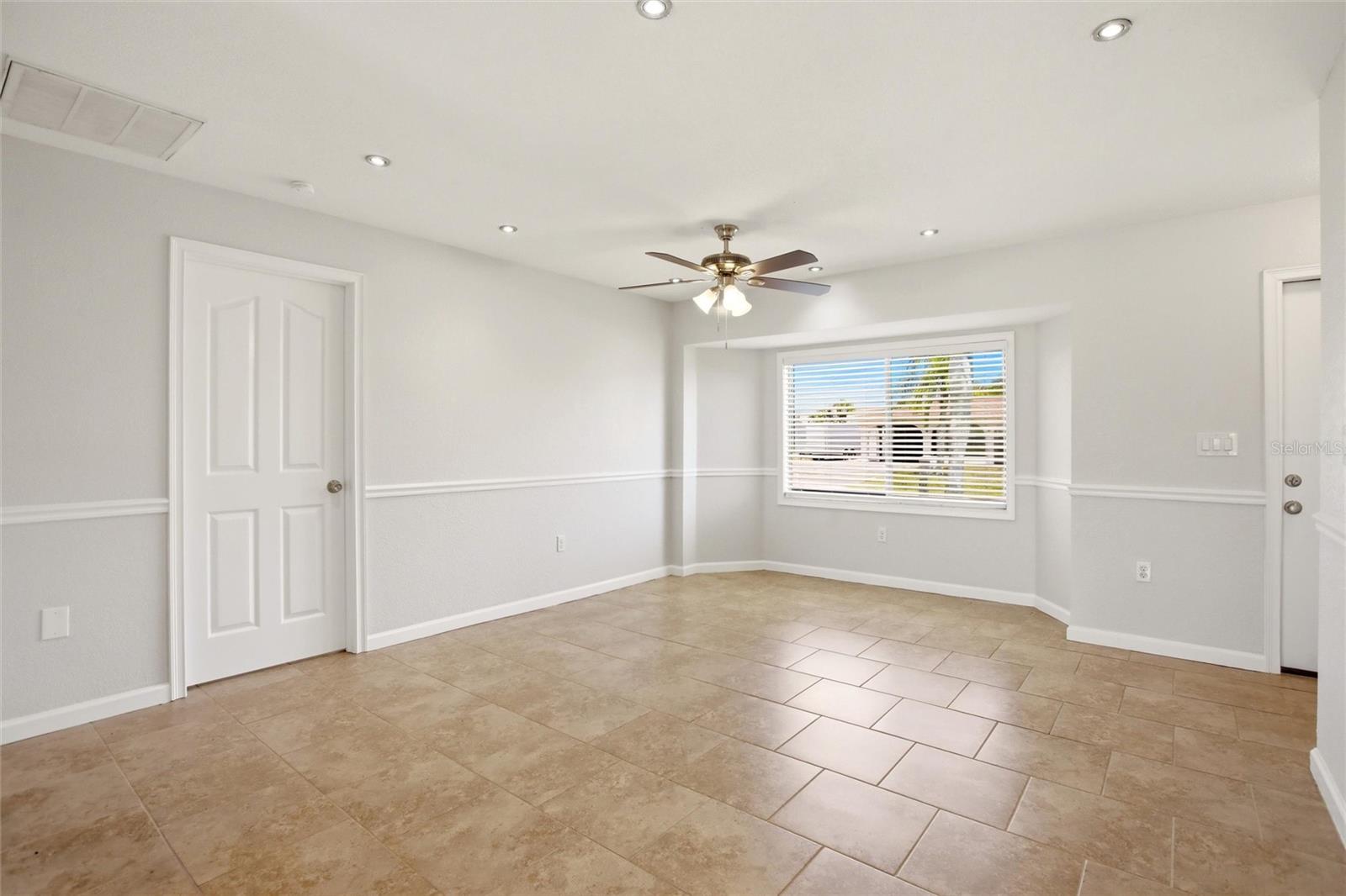 Image 4 of 41 For 4107 Michel Tree Street