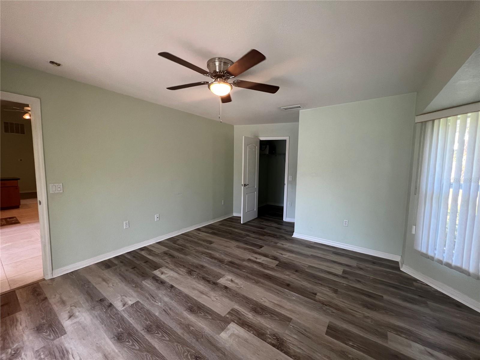 Image 11 of 33 For 285 Millport Street Nw