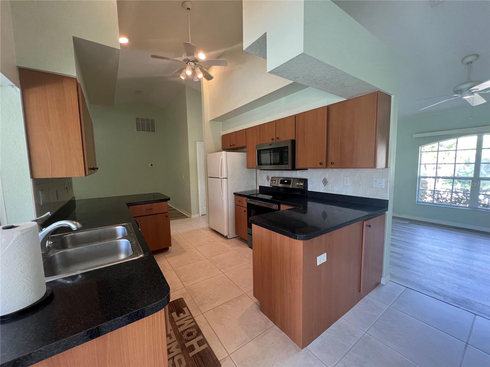 Image 7 of 33 For 285 Millport Street Nw