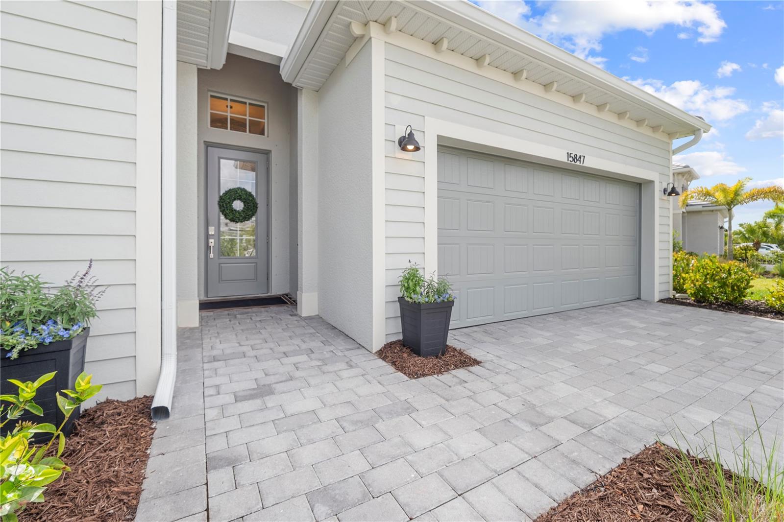 Image 4 of 72 For 15847 Sugar Hill Drive