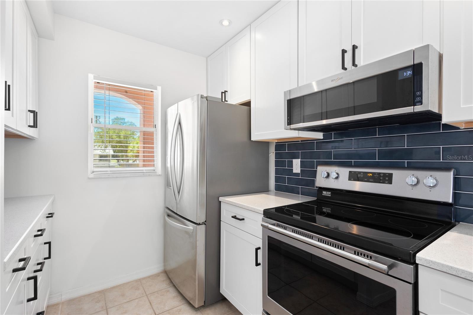 Image 15 of 37 For 436 Cerromar Lane 478