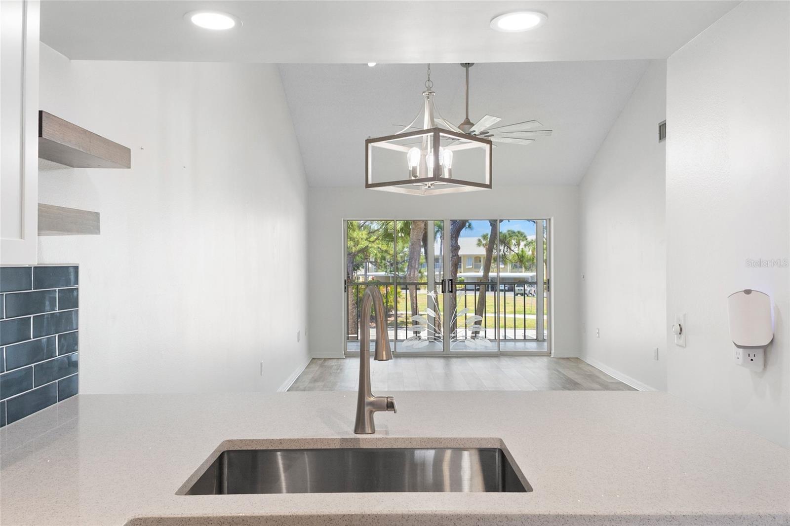 Image 18 of 37 For 436 Cerromar Lane 478