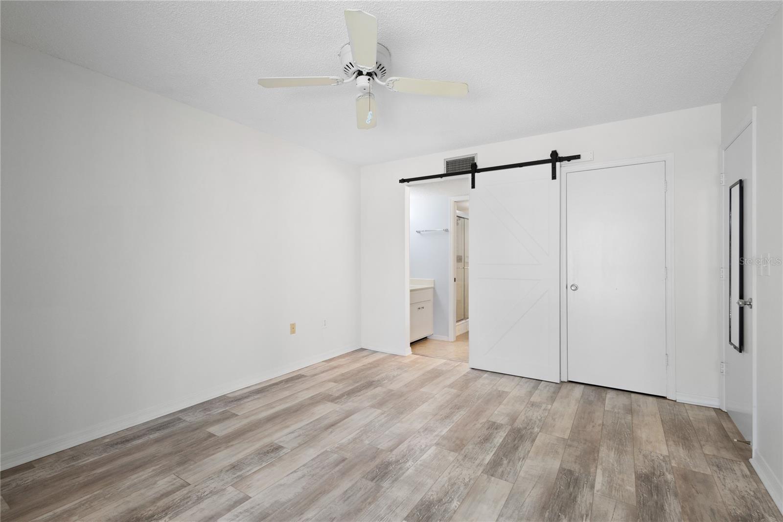 Image 20 of 37 For 436 Cerromar Lane 478