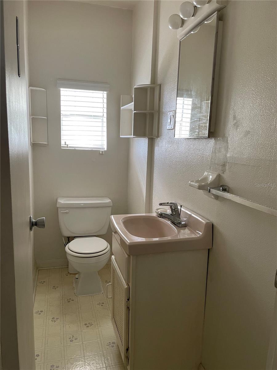 Image 15 of 19 For 2171 Birchcrest Boulevard