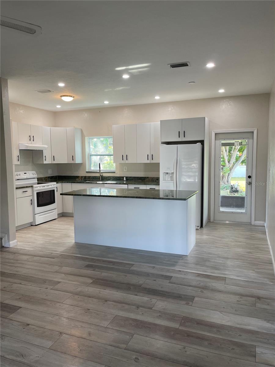 Image 3 of 19 For 2171 Birchcrest Boulevard