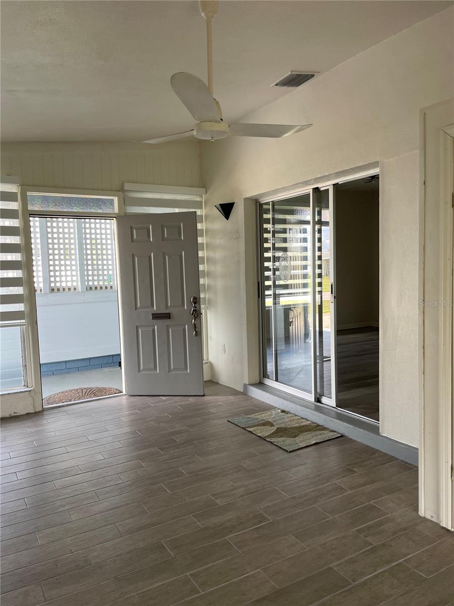 Image 6 of 19 For 2171 Birchcrest Boulevard