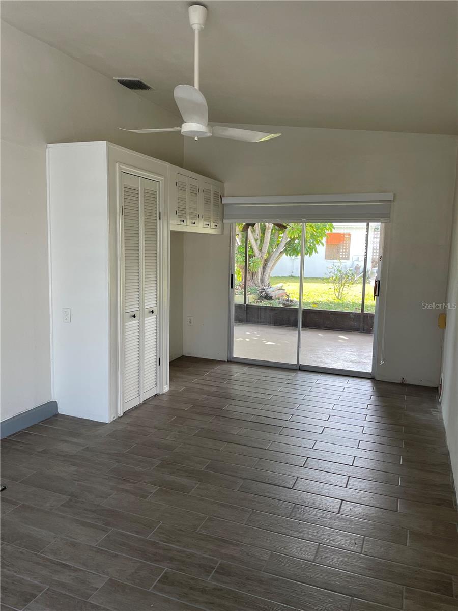 Image 7 of 19 For 2171 Birchcrest Boulevard