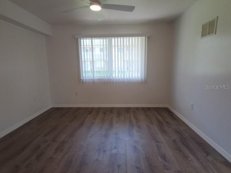 Image 17 of 30 For 150 Harborside Ave  102