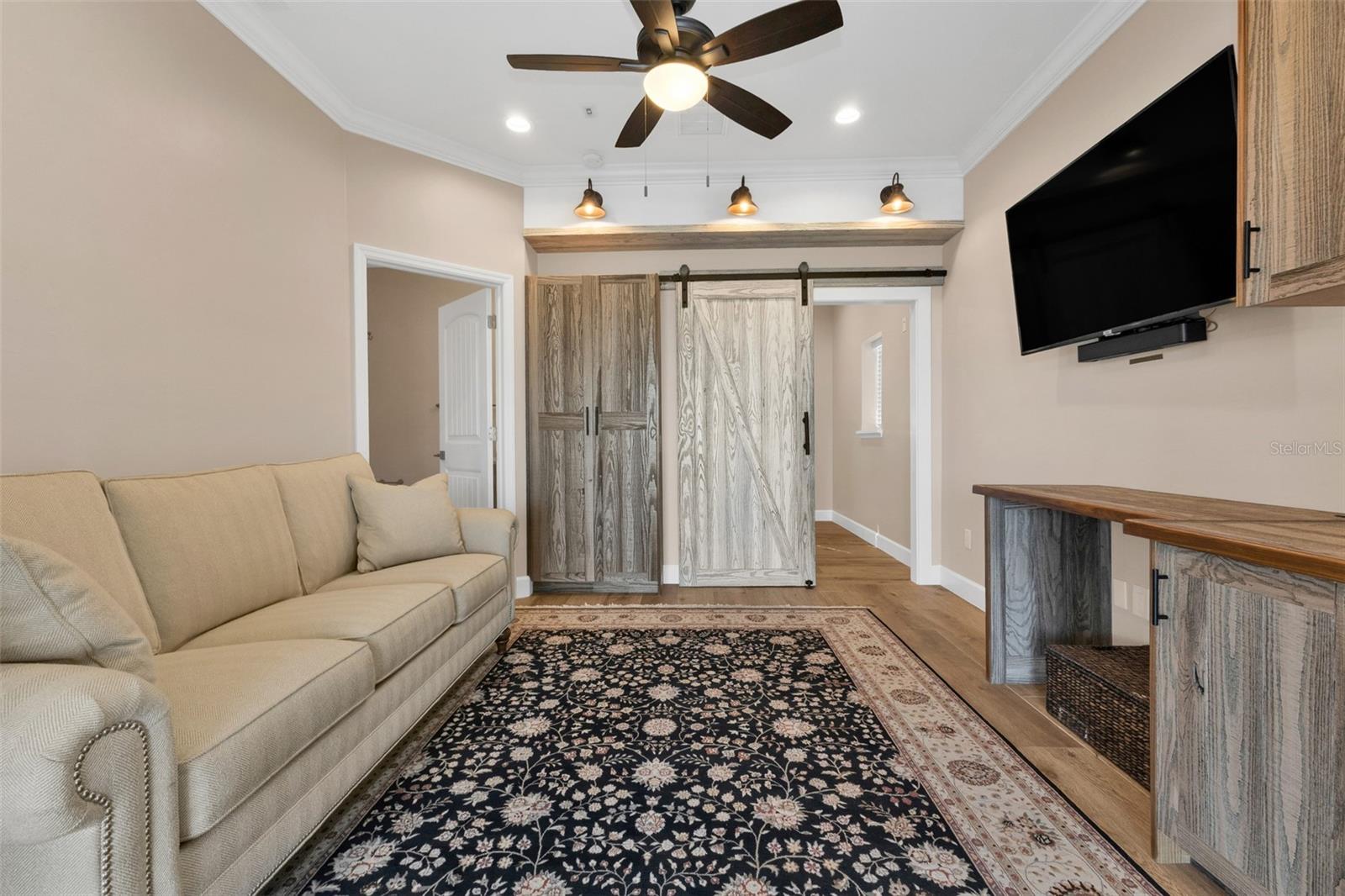 Image 17 of 89 For 8306 Sand Crane Lot 87 Circle