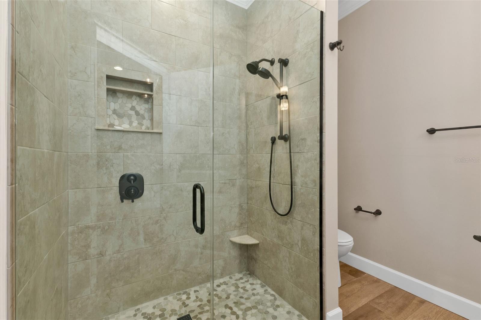 Image 21 of 89 For 8306 Sand Crane Lot 87 Circle