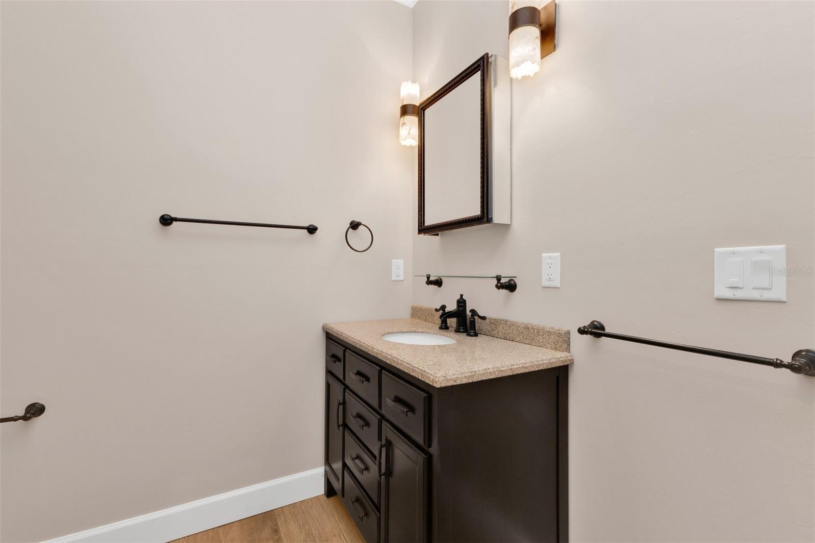 Image 23 of 89 For 8306 Sand Crane Lot 87 Circle