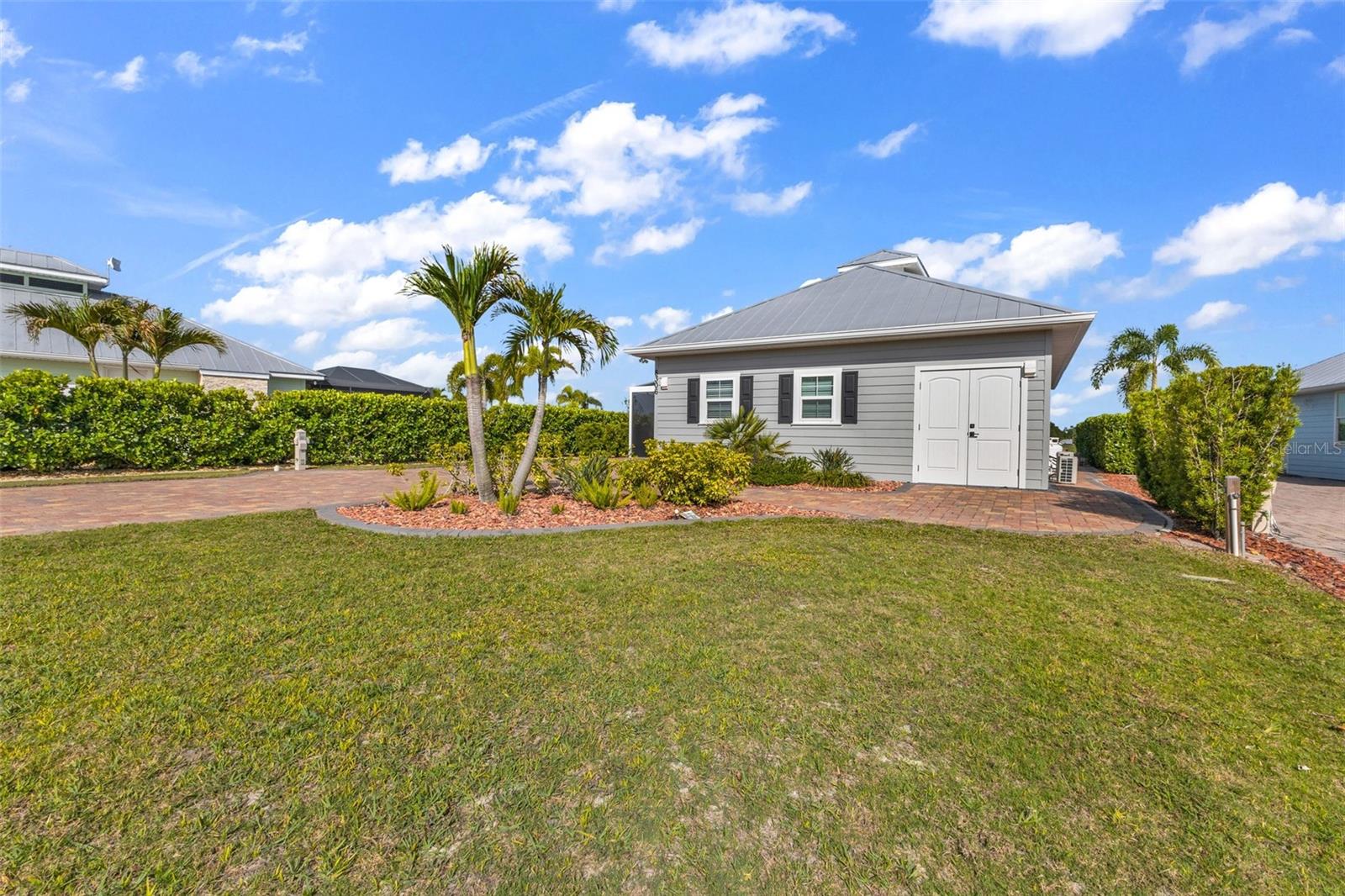 Image 43 of 89 For 8306 Sand Crane Lot 87 Circle