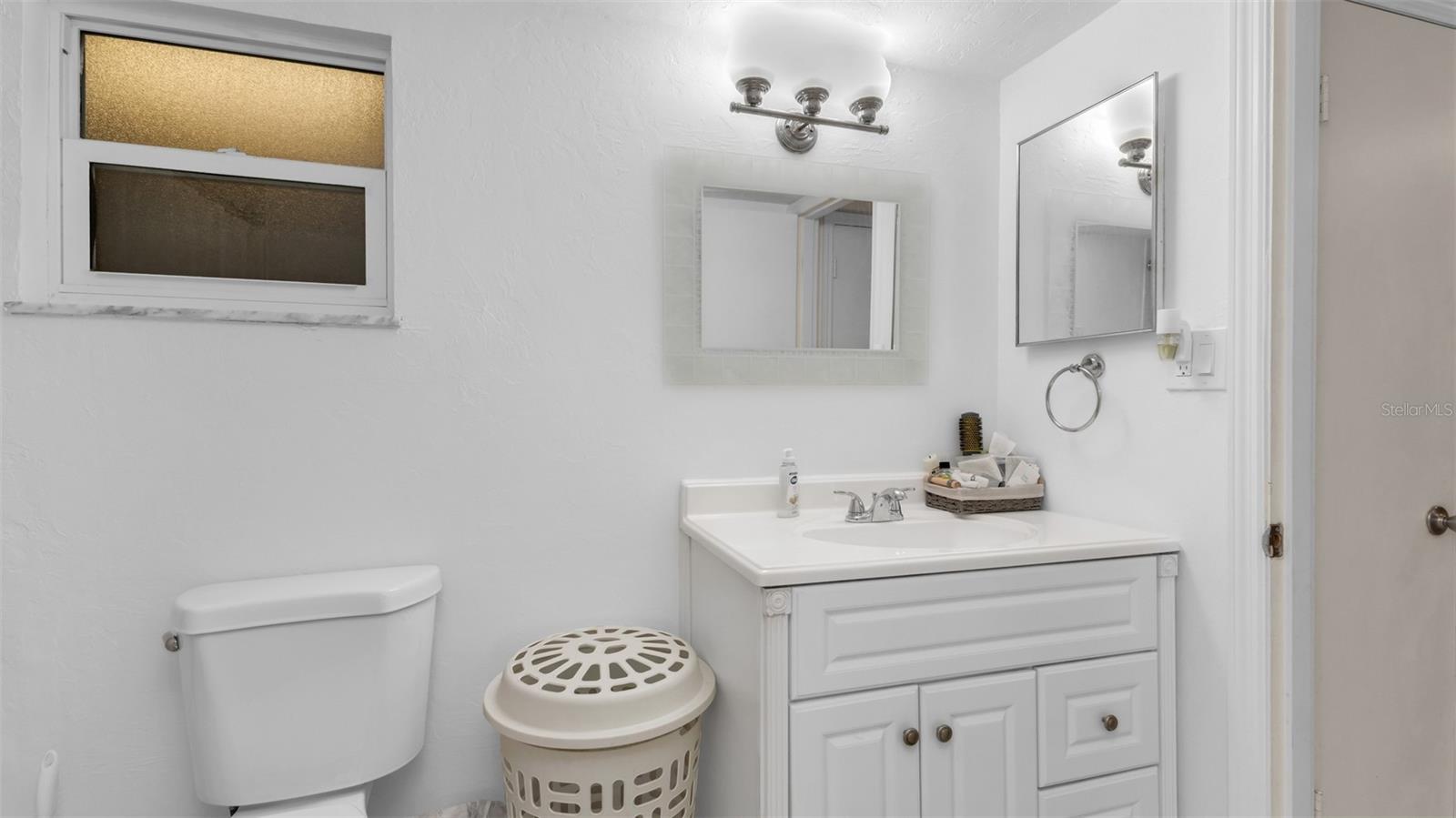 Image 21 of 29 For 3100 Harbor Boulevard 203