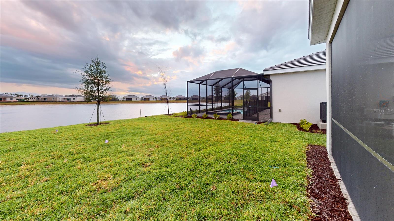 Listing photo id 28 for 7913 Lakes Edge Lane