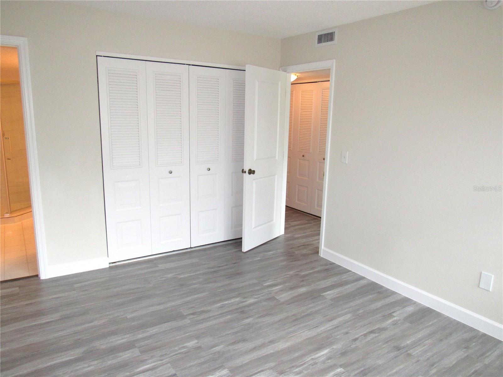 Image 15 of 27 For 22333 Edgewater Drive D-5