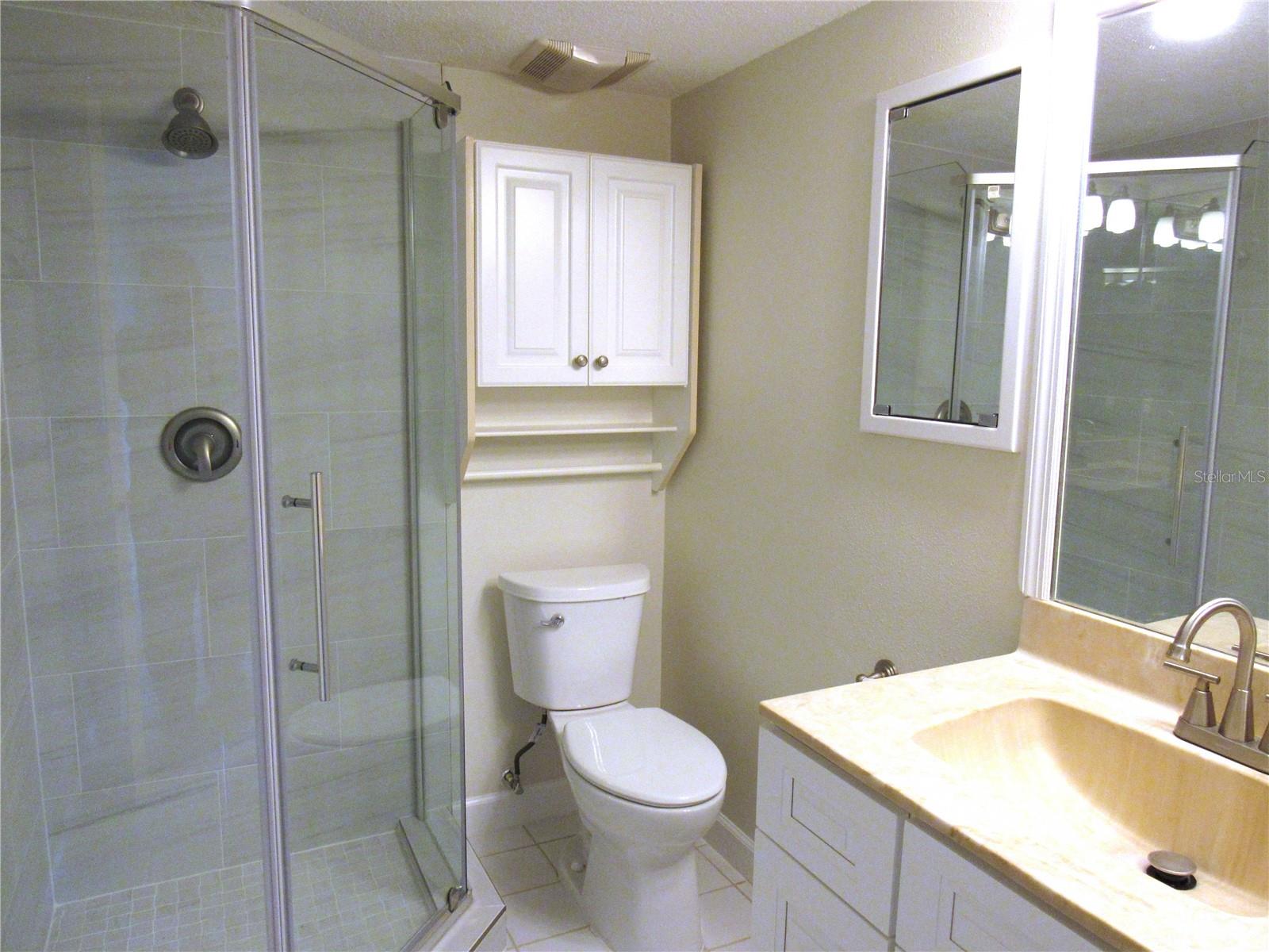 Image 16 of 27 For 22333 Edgewater Drive D-5