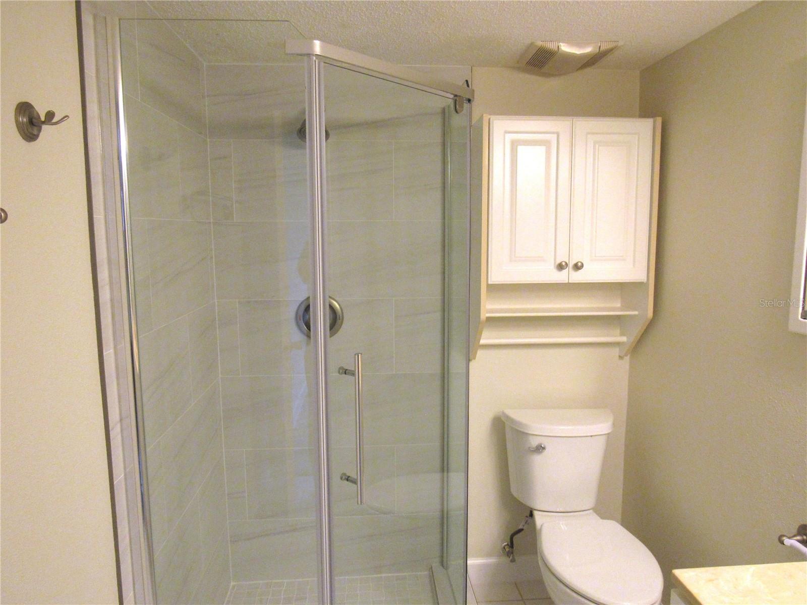 Image 17 of 27 For 22333 Edgewater Drive D-5