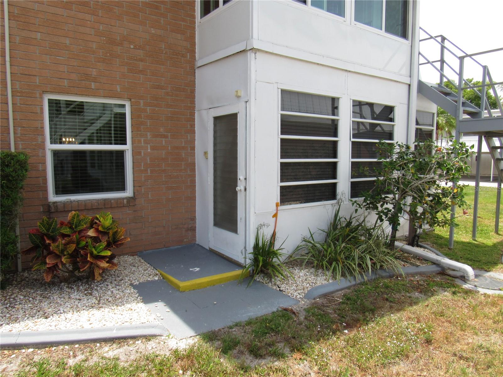 Image 22 of 27 For 22333 Edgewater Drive D-5