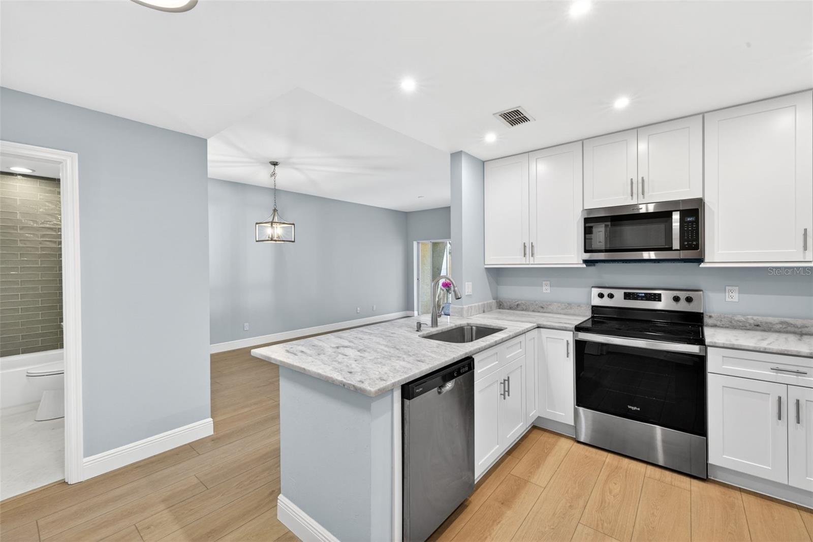 Image 11 of 34 For 4109 Bellasol Circle 1113