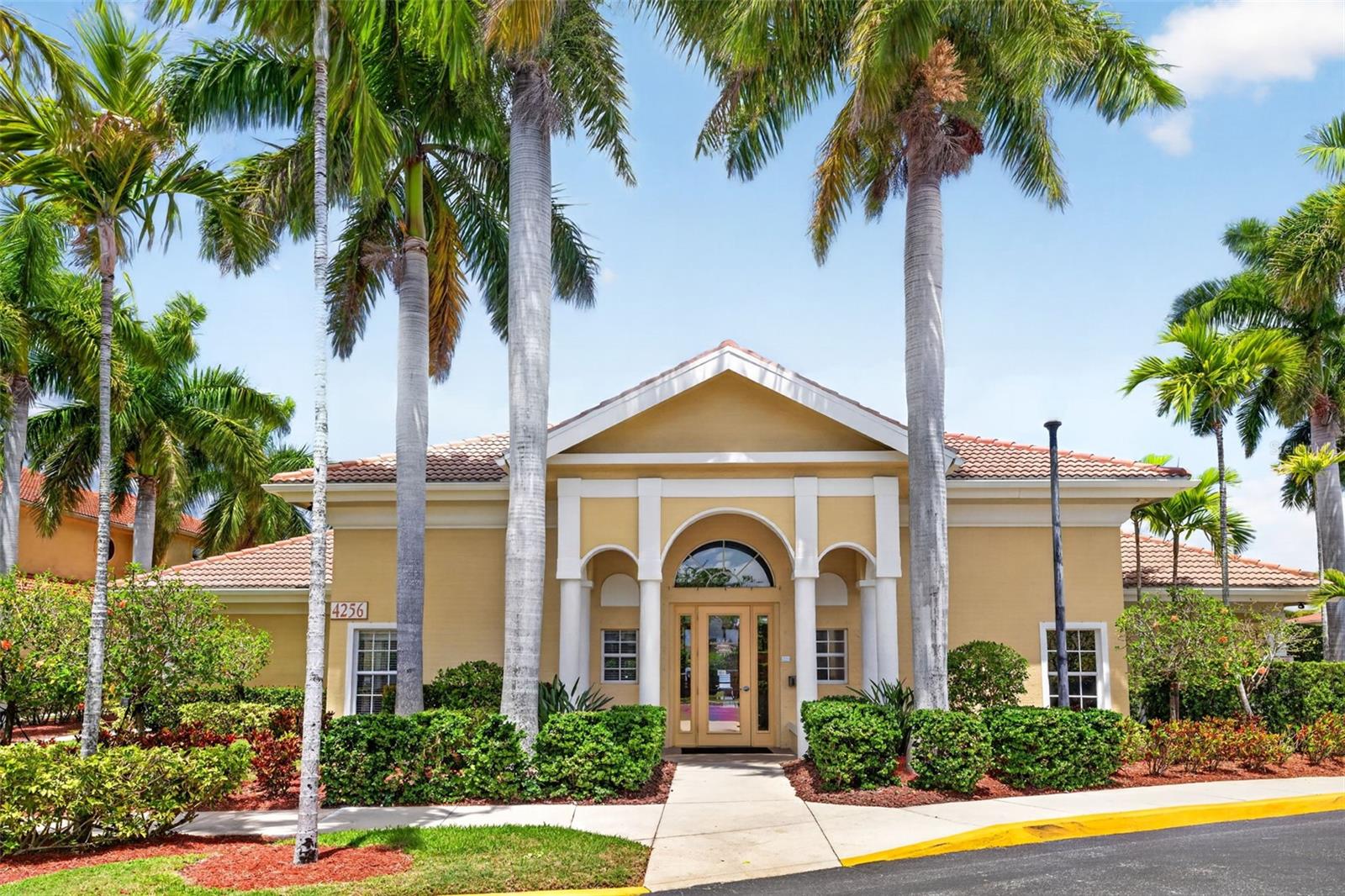 Image 21 of 34 For 4109 Bellasol Circle 1113