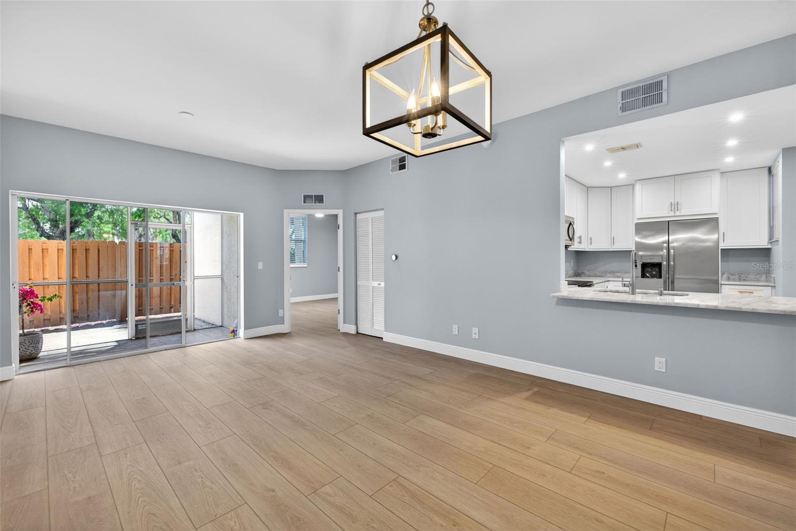 Image 5 of 34 For 4109 Bellasol Circle 1113