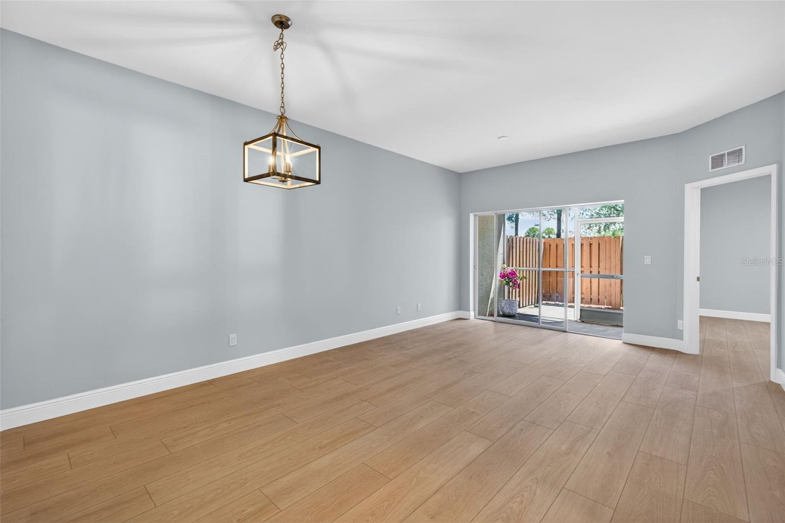 Image 6 of 34 For 4109 Bellasol Circle 1113