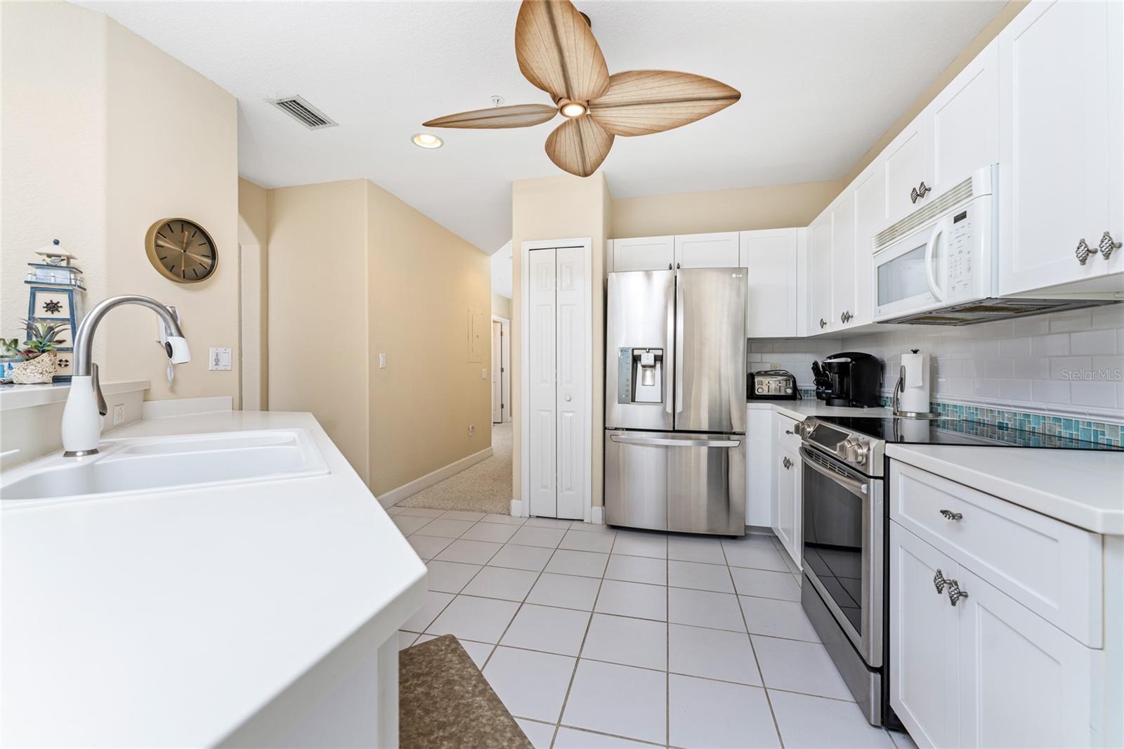 Image 18 of 61 For 3485 Sunset Key Circle 101