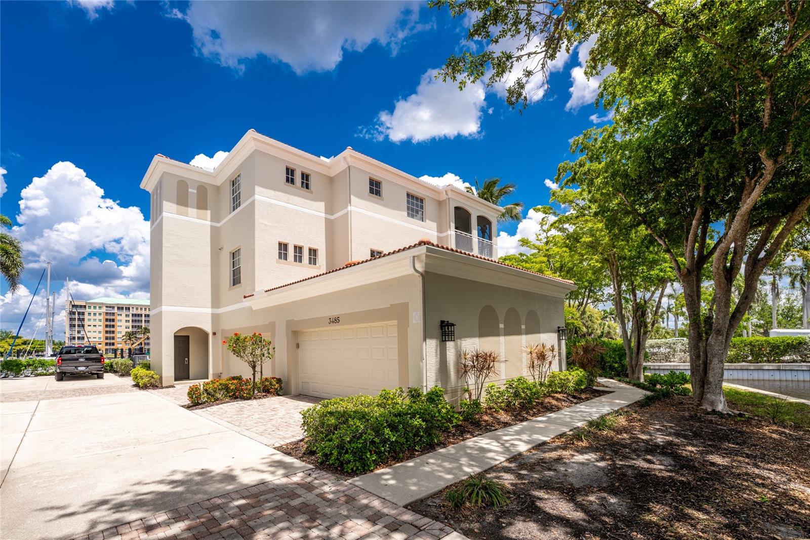 Image 2 of 61 For 3485 Sunset Key Circle 101