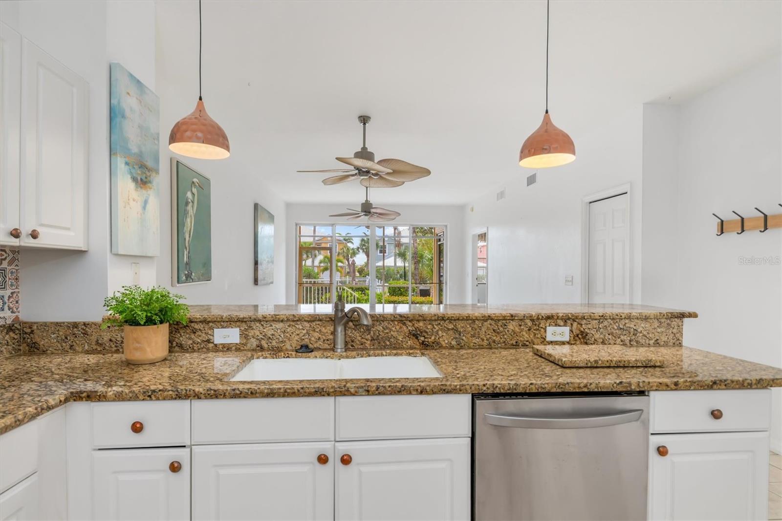 Image 10 of 42 For 2002 Bal Harbor Boulevard 312