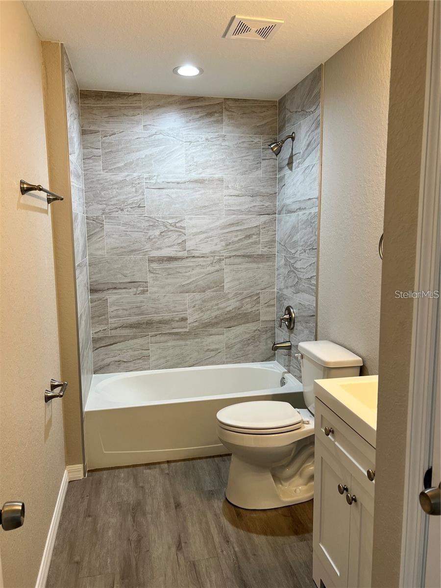 Image 14 of 23 For 8115 Easy Street
