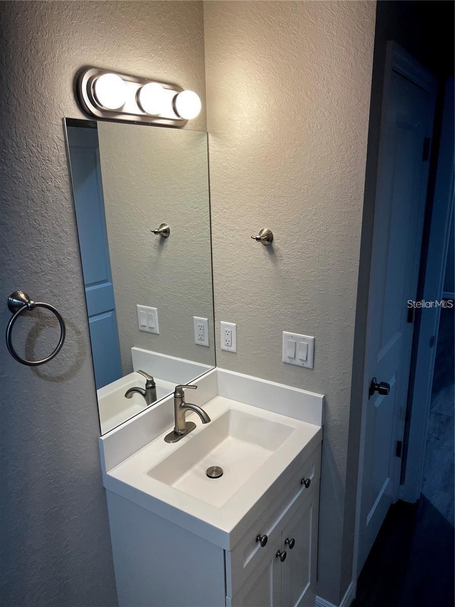 Image 18 of 23 For 8115 Easy Street