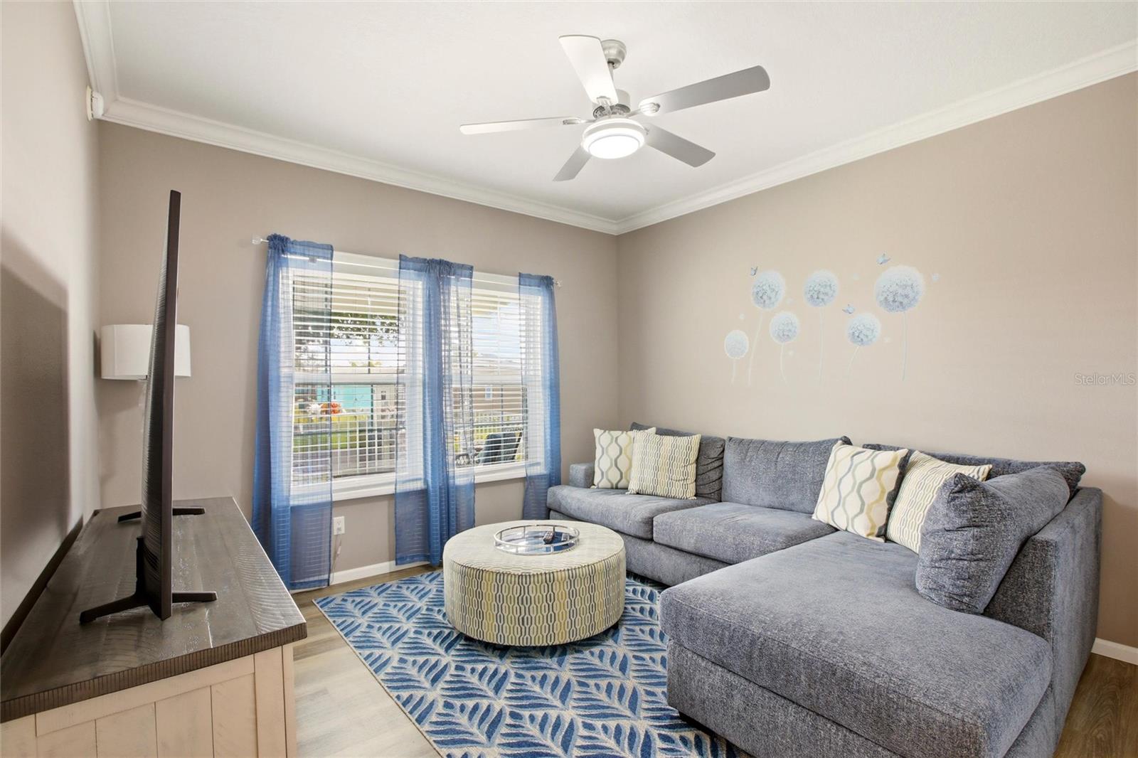 Image 18 of 41 For 4378 Manatee Loop 19a