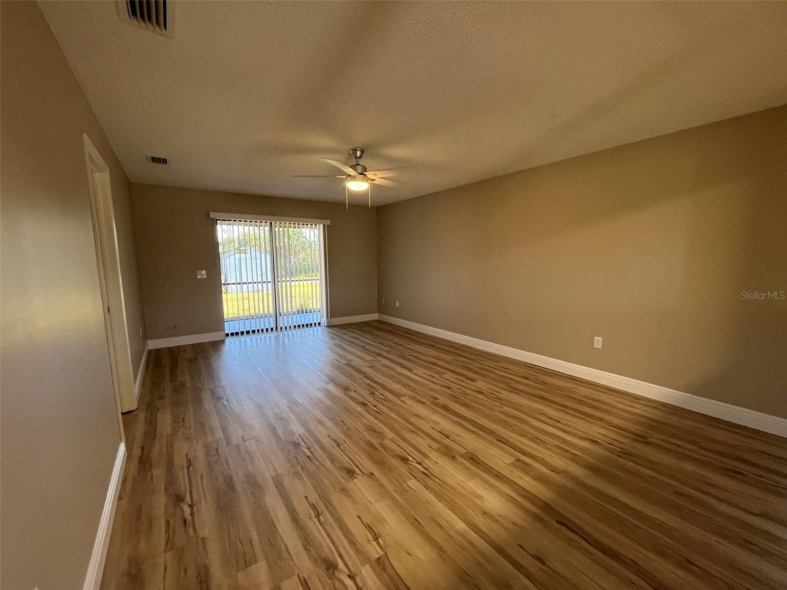 Image 4 of 9 For 11050 Pendleton Avenue A