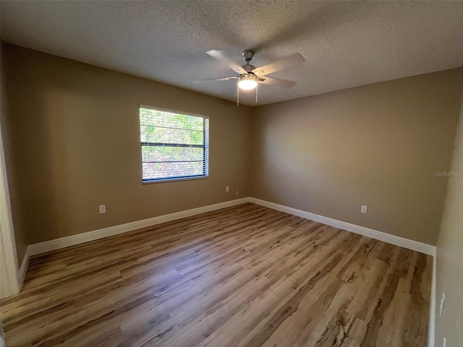 Image 6 of 9 For 11050 Pendleton Avenue A