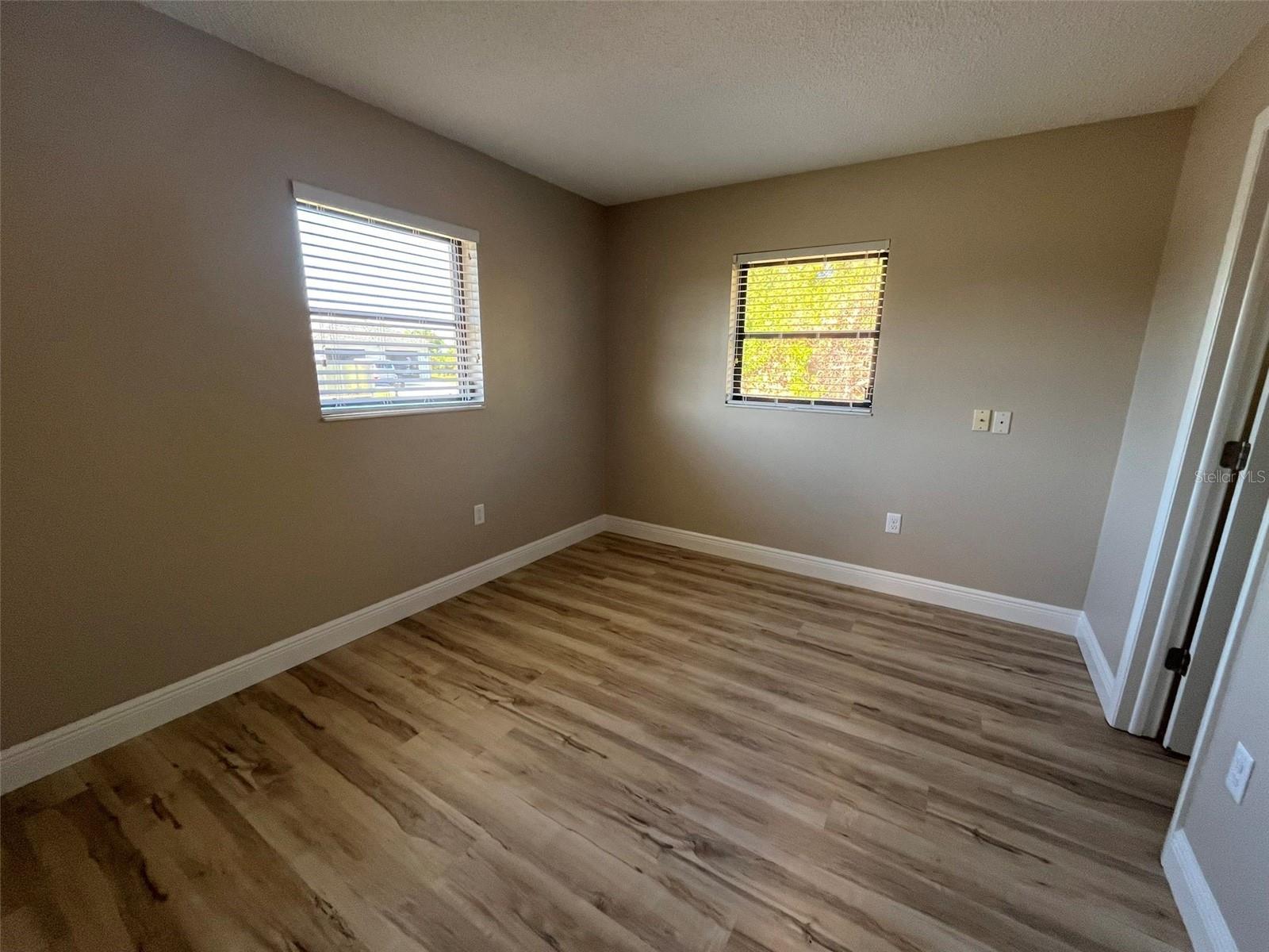 Image 8 of 9 For 11050 Pendleton Avenue A