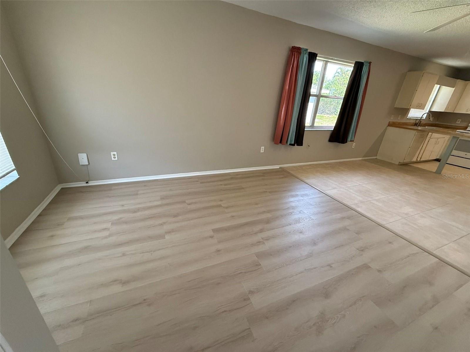 Image 12 of 12 For 11081 Pendleton Avenue A