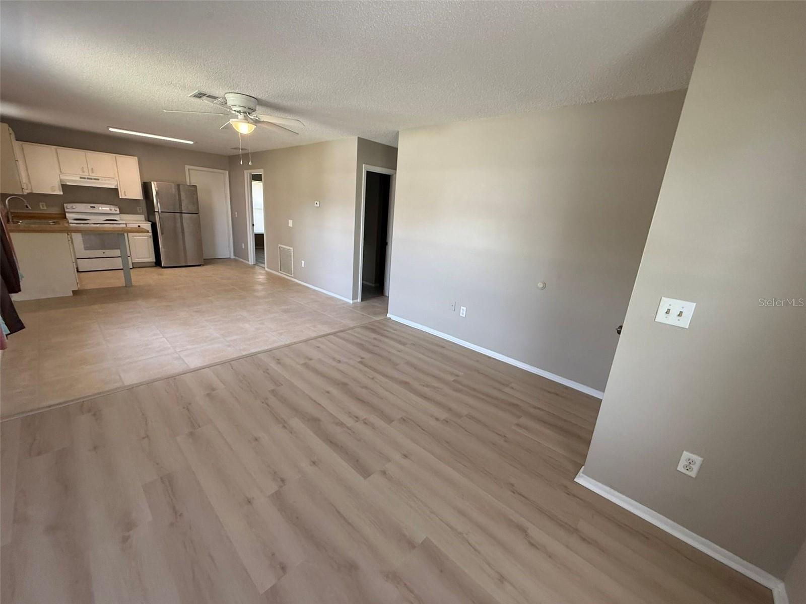 Image 5 of 12 For 11081 Pendleton Avenue A