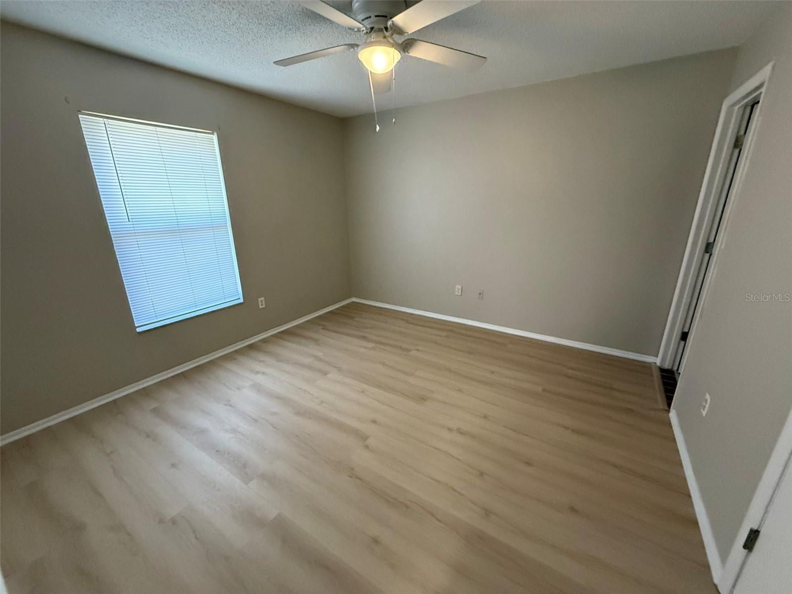 Image 6 of 12 For 11081 Pendleton Avenue A