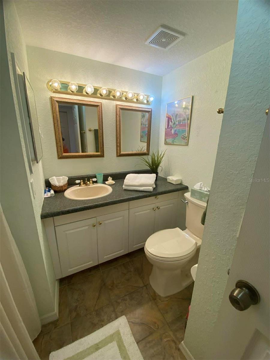 Image 15 of 24 For 23465 Harborview Road 245