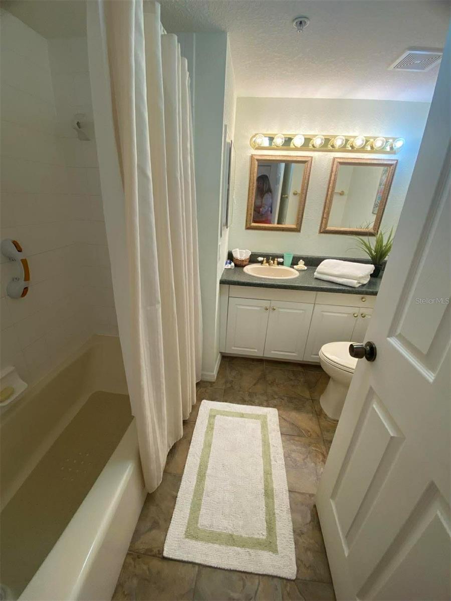 Image 17 of 24 For 23465 Harborview Road 245