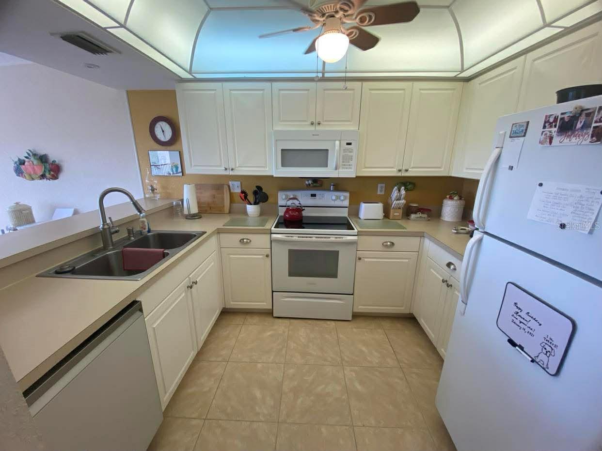 Image 3 of 24 For 23465 Harborview Road 245