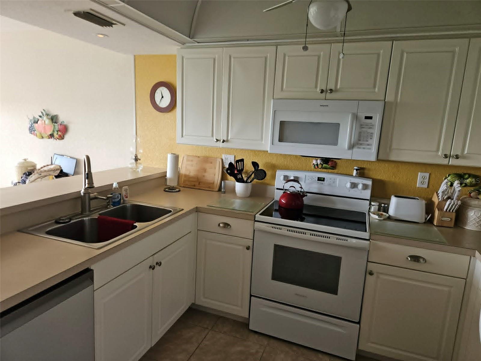 Image 5 of 24 For 23465 Harborview Road 245